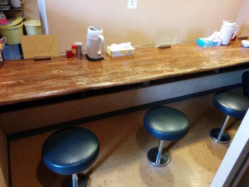 寅乃虎-カウンター席.jpg 寅乃虎 カウンター席