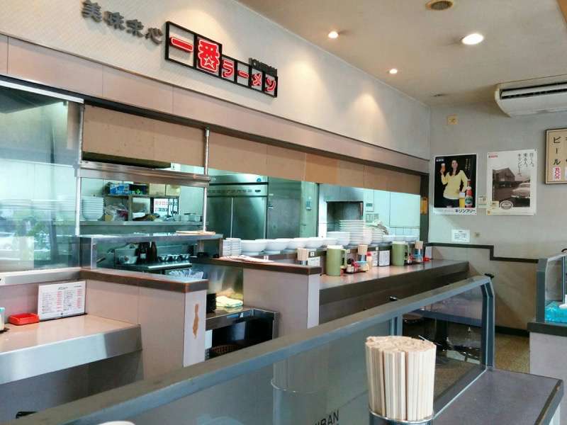 一番ラーメン-カウンター席.jpg 一番ラーメン カウンター席