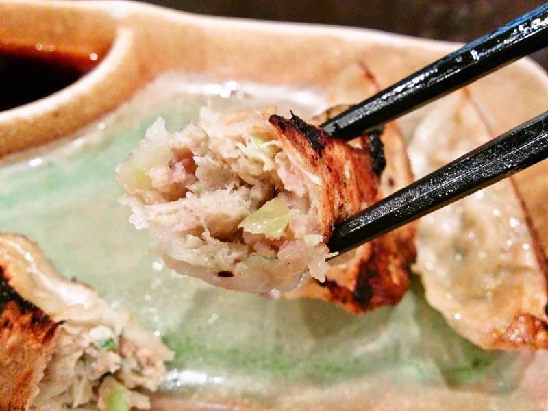 柿の木熊本本店-黒豚ぎょうざリフトアップ.jpg 柿の木熊本本店 黒豚ぎょうざリフトアップ
