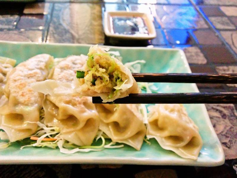 友達ラーメン ニンニク餃子リフトアップ