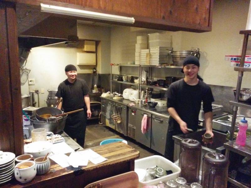 よしとも 厨房１