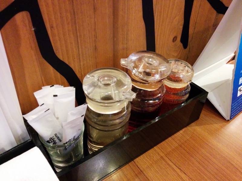 なんつッ亭サイアムパラゴン店 調味料