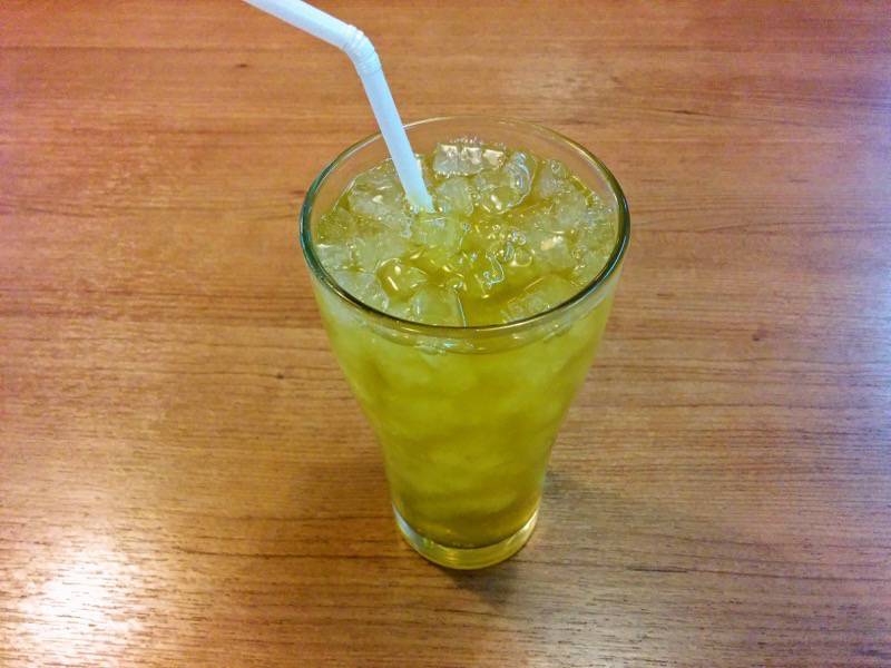 豚骨火山ラーメン-グリーンティー.jpg 豚骨火山ラーメン グリーンティー