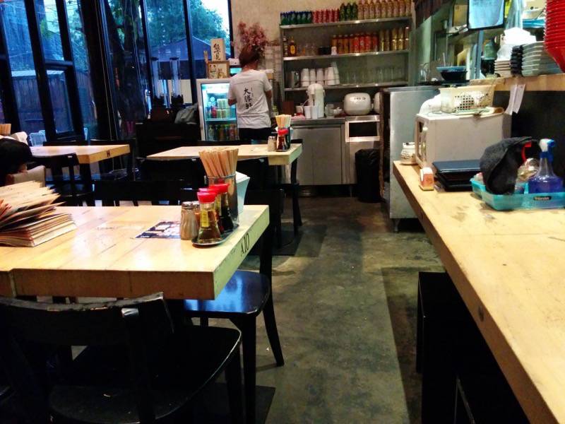 大勝軒トンロー店-テーブル席.jpg 大勝軒トンロー店 テーブル席