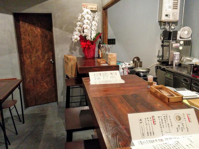 ジャーニー-カウンター席.jpg ジャーニー カウンター席