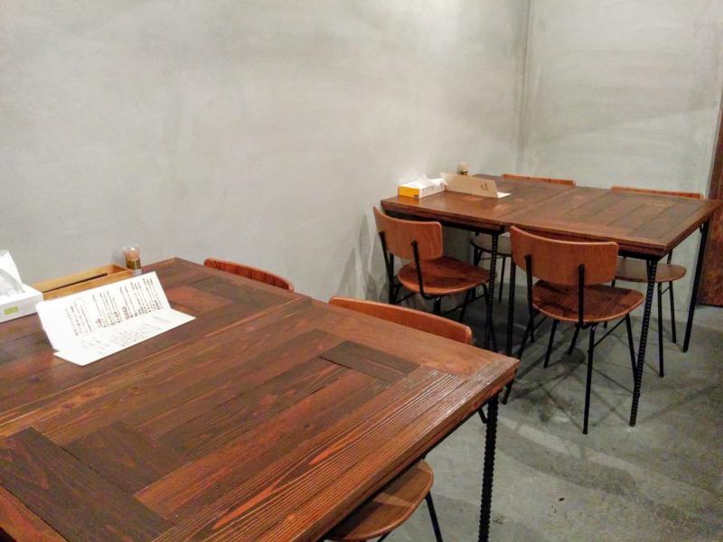 ジャーニー-テーブル席.jpg ジャーニー テーブル席