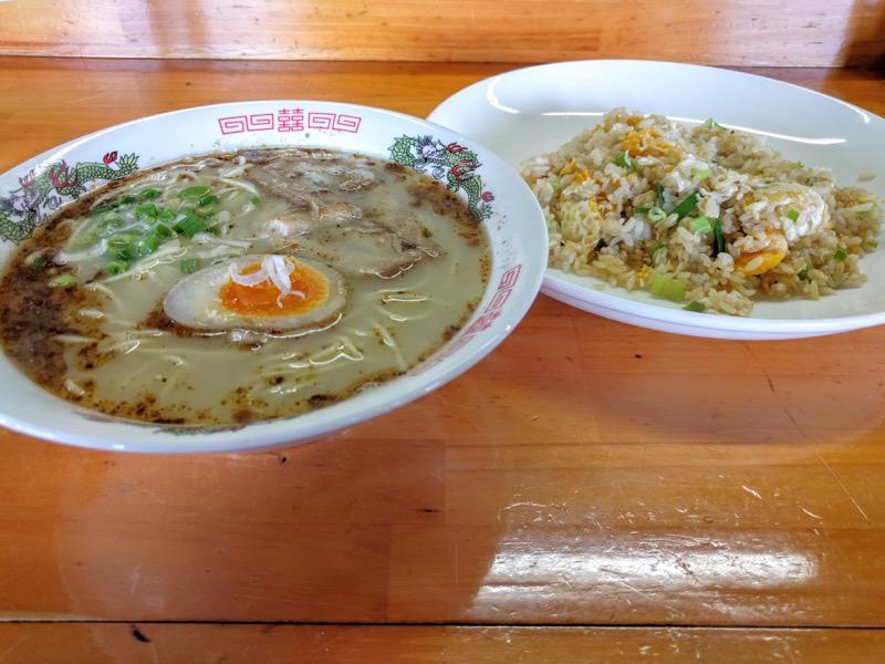 らーめん氷龍-ラーメン焼きめしセット.jpg らーめん氷龍 ラーメン焼きめしセット