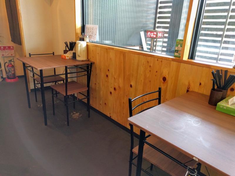 白龍浜線店-テーブル席2.jpg 白龍浜線店 テーブル席2