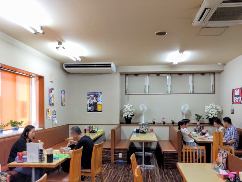 麺屋ようすけ-テーブル席.jpg 麺屋ようすけ テーブル席