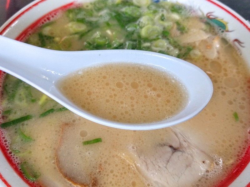 長浜ラーメン福重家-スープ.jpg 長浜ラーメン福重家 スープ