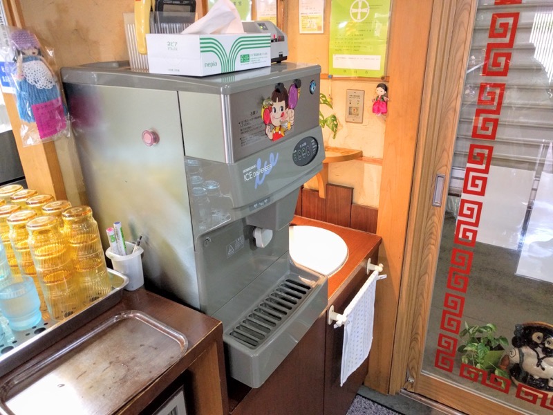 支那そば伊藤-ウォーターサーバー.jpg 支那そば伊藤 ウォーターサーバー