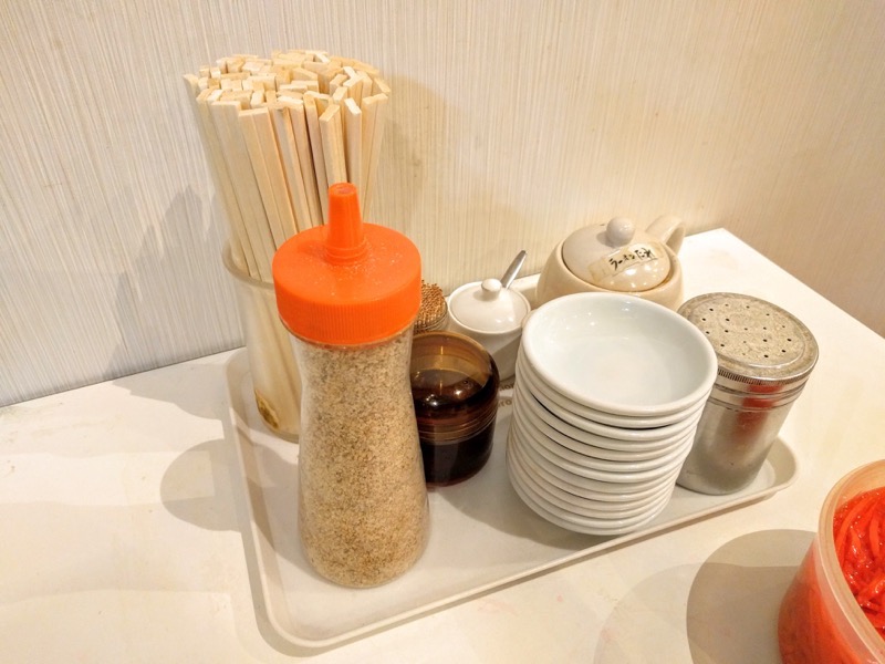 長浜ラーメン一龍亭-調味料1.jpg 長浜ラーメン一龍亭 調味料1