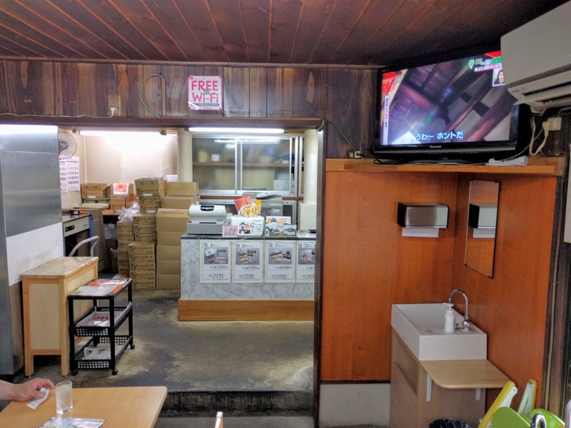 坂内食堂-カウンター2.jpg 坂内食堂 カウンター2