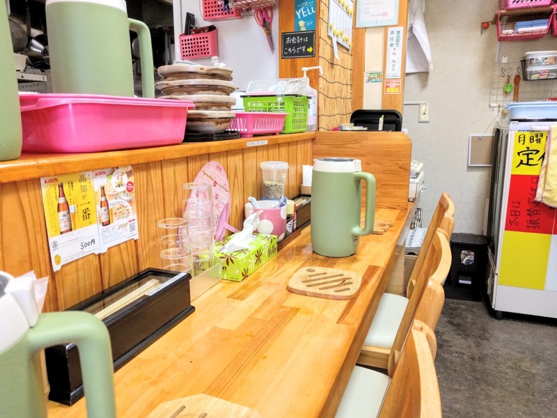 千秋 カウンター席