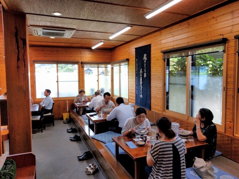 とら食堂 お座敷