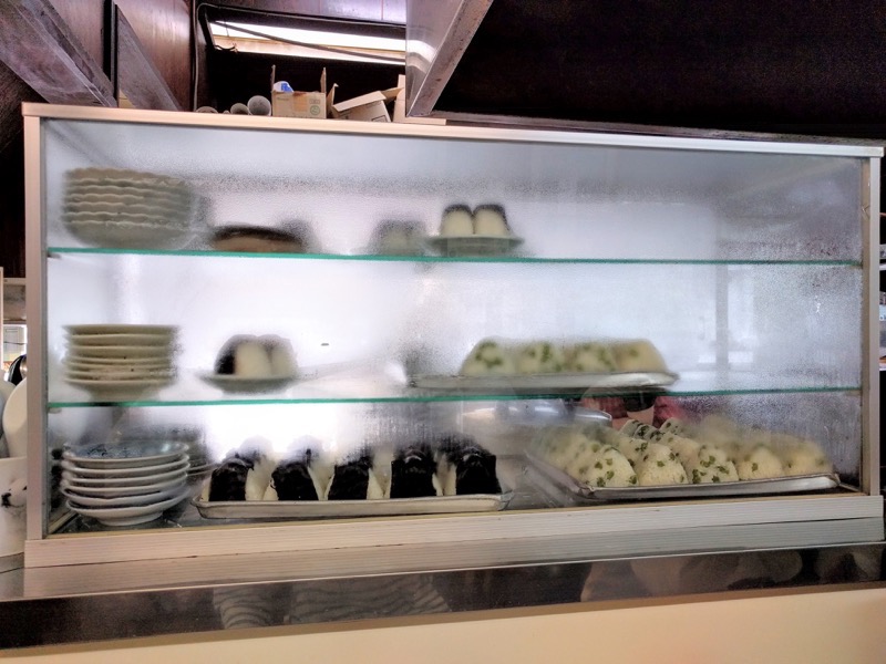 沖食堂-ショーケースおにぎり.jpg 沖食堂 ショーケースおにぎり