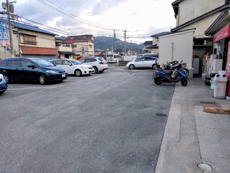ふくちゃんラーメン-駐車場.jpg ふくちゃんラーメン 駐車場