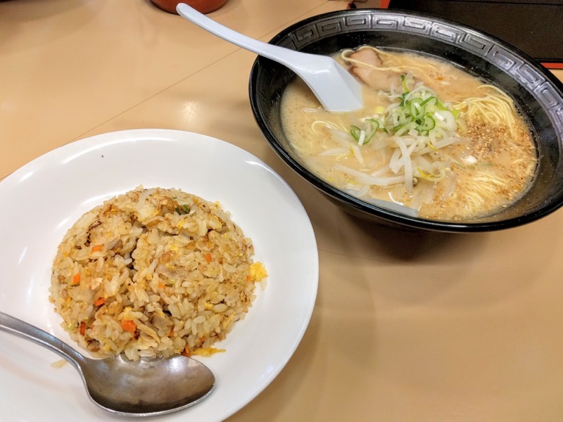 楽勝ラーメン-ラーメン半ちゃんセット.jpg 楽勝ラーメン ラーメン半ちゃんセット