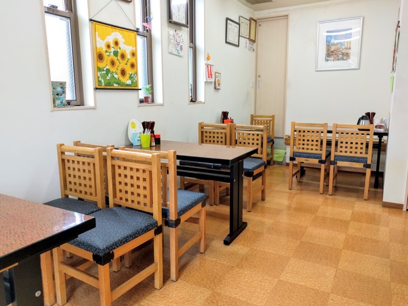 大黒亭本店-テーブル席.jpg 大黒亭本店 テーブル席