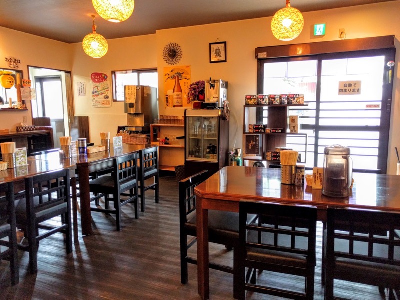 麺や玄 テーブル席