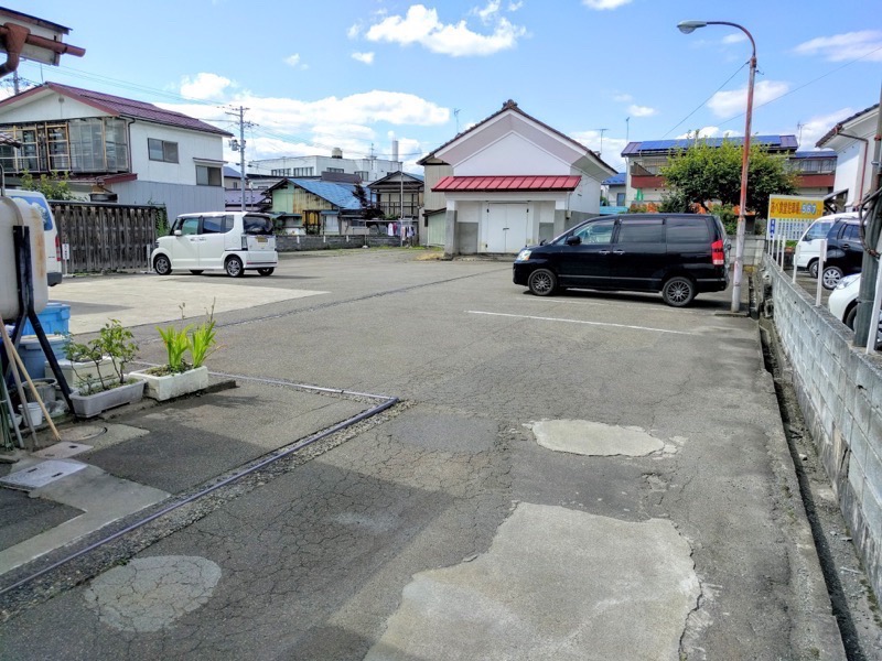 あべ食堂 駐車場１