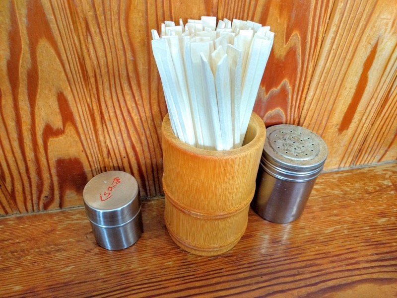 ケンちゃんラーメン酒田本店-調味料.jpg ケンちゃんラーメン酒田本店 調味料