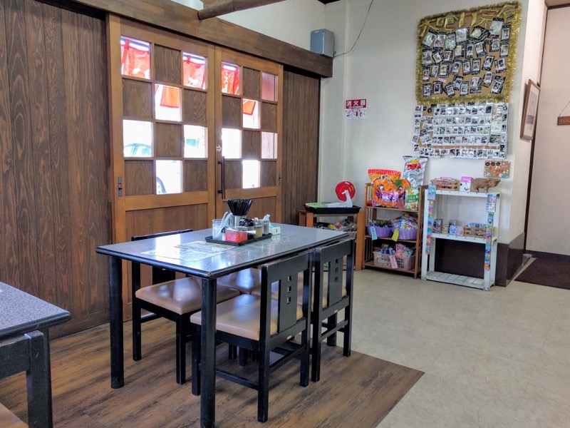 大龍ラーメン合川店 テーブル席１