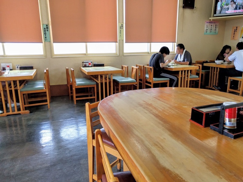 マルタマ-テーブル席.jpg マルタマ テーブル席