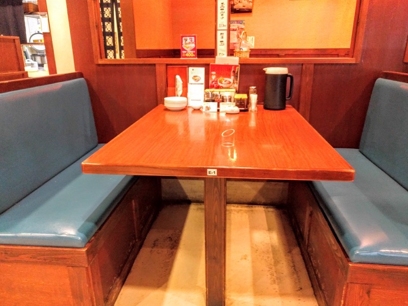 清陽軒本店-テーブル席.jpg 清陽軒本店 テーブル席