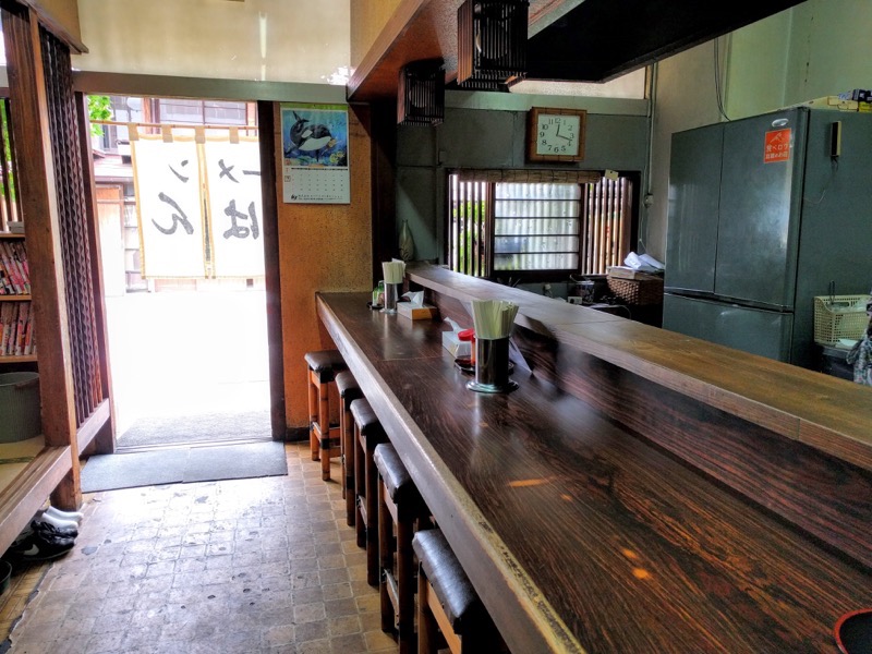 枡はん カウンター席１