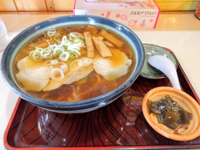 満月-ワンタンメンと昆布.jpg 満月 ワンタンメンと昆布