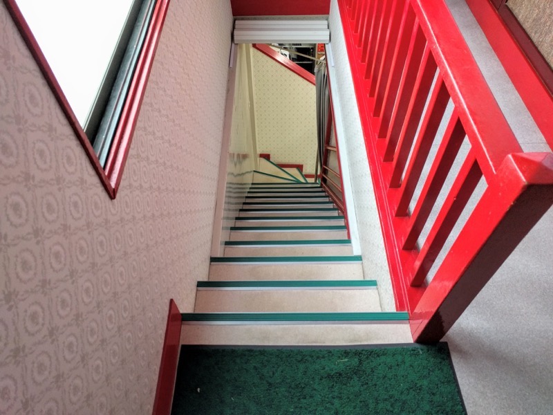 源来軒-階段.jpg 源来軒 階段