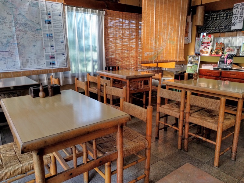 佐藤屋-テーブル席.jpg 佐藤屋 テーブル席