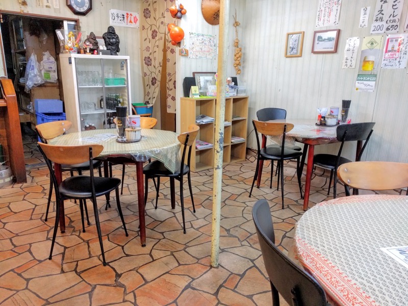 桂仙ラーメン-テーブル席1.jpg 桂仙ラーメン テーブル席1