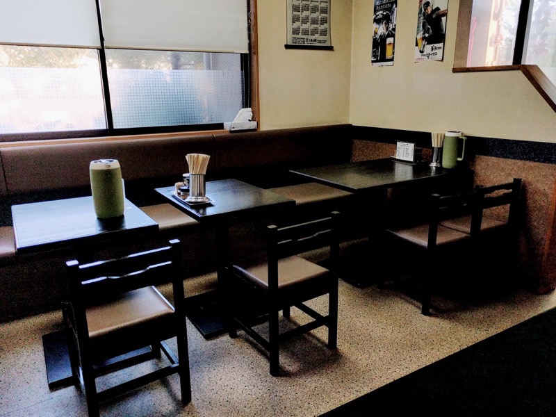 龍華亭-テーブル席.jpg 龍華亭 テーブル席