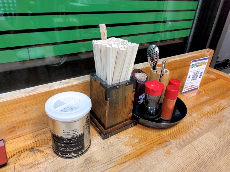 長尾中華そば青森駅前店-調味料.jpg 長尾中華そば青森駅前店 調味料