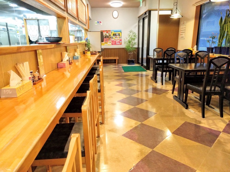 東軒-カウンター席.jpg 東軒 カウンター席