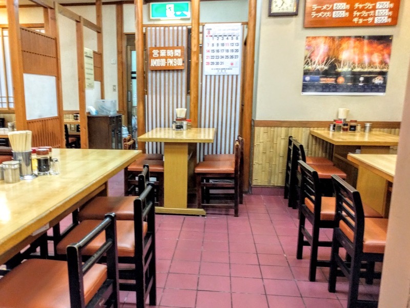 あおきや-テーブル席.jpg あおきや テーブル席