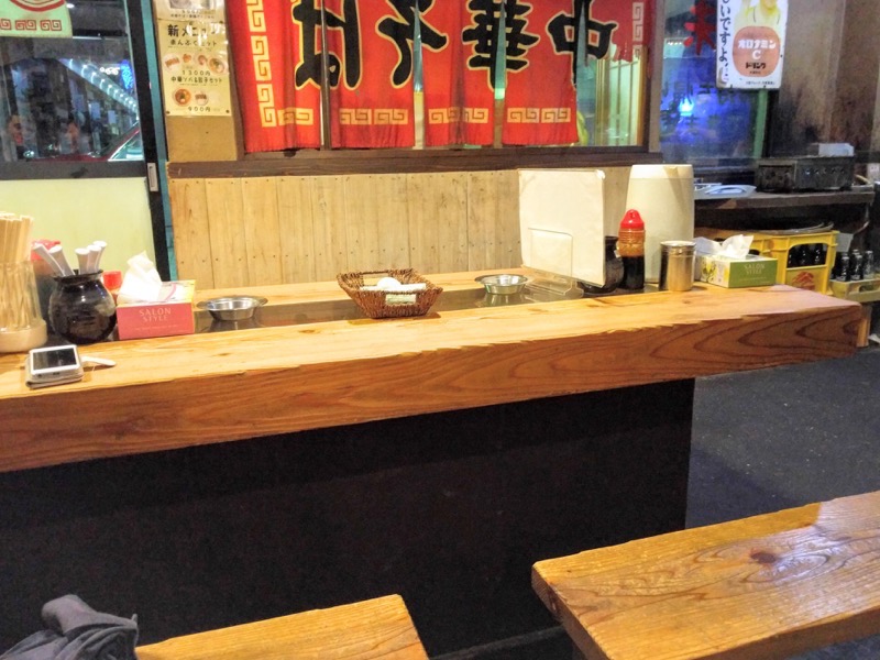 中華そば味 テーブル席