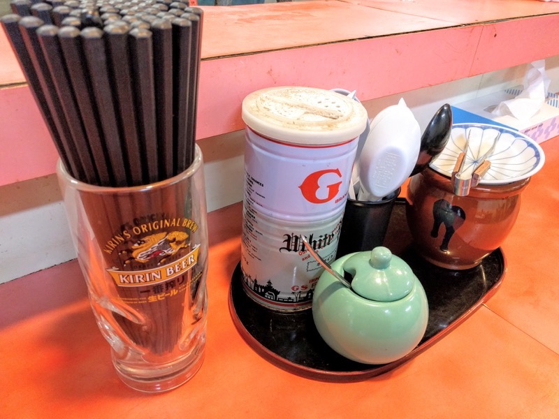 桂仙ラーメン-調味料.jpg 桂仙ラーメン 調味料