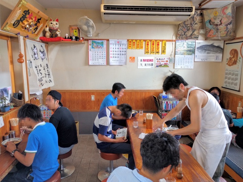 ケンちゃんラーメン酒田本店-内観.jpg ケンちゃんラーメン酒田本店 内観
