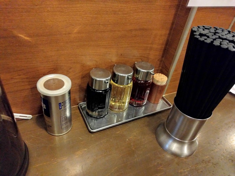 ラーメンいっとうや-調味料.jpg ラーメンいっとうや 調味料