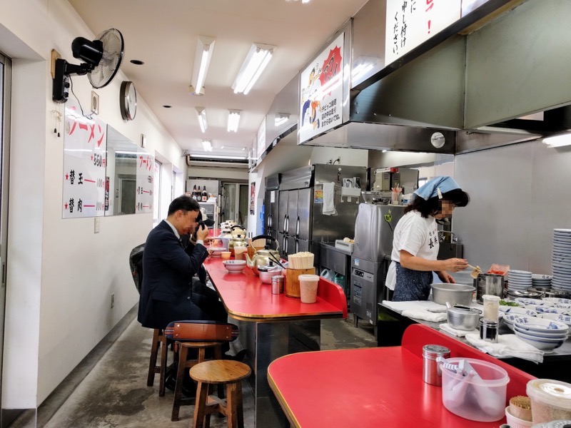 元祖ラーメン長浜家(中洲・家2)-03内観.jpg 元祖ラーメン長浜家 中洲 家2 03内観