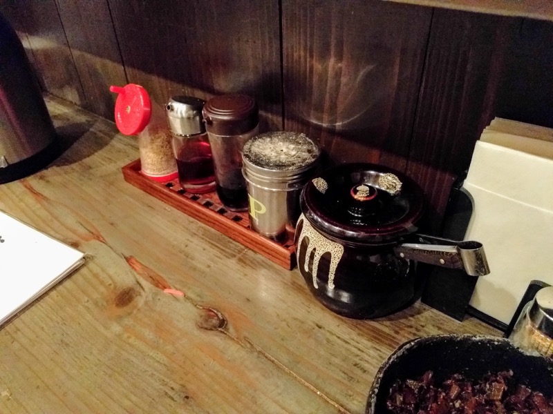 博多麺屋た組-09調味料.jpg 博多麺屋た組 09調味料