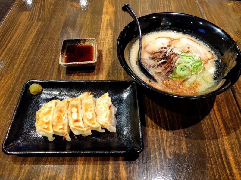 麺屋 おか田-15玉名ラーメンと餃子.jpg 麺屋 おか田 15玉名ラーメンと餃子