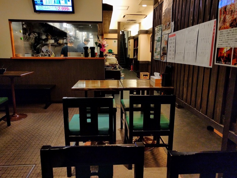 麺屋 おか田-07テーブル席1.jpg 麺屋 おか田 07テーブル席1