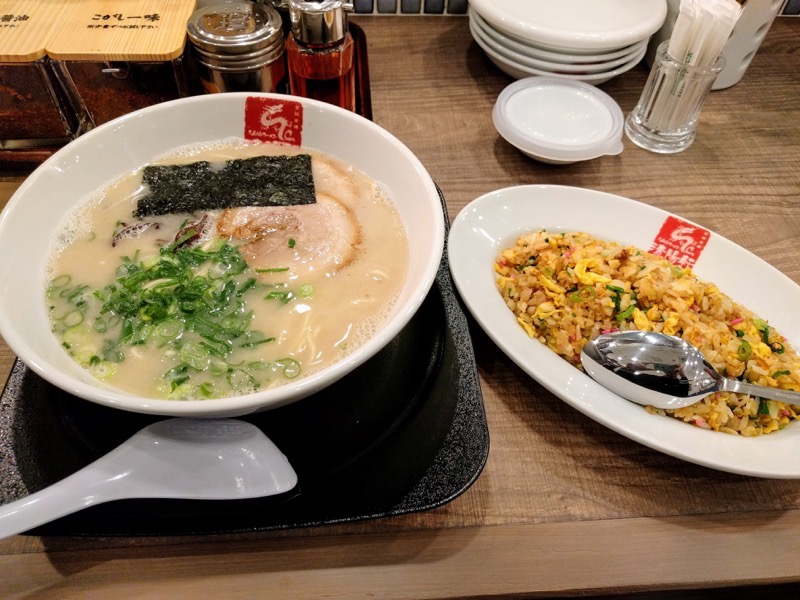 清陽軒イオンモール熊本店-15すっぴんラーメンと久留米焼きめし.jpg 清陽軒イオンモール熊本店 15すっぴんラーメンと久留米焼きめし