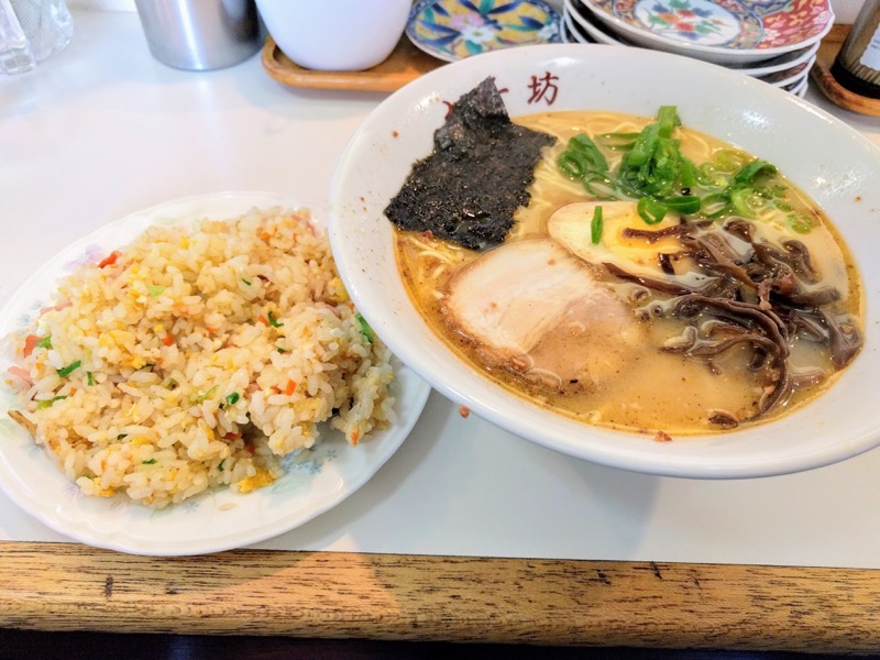 ラーメン角萬-12ラーメン半チャーハンセット.jpg ラーメン角萬 12ラーメン半チャーハンセット