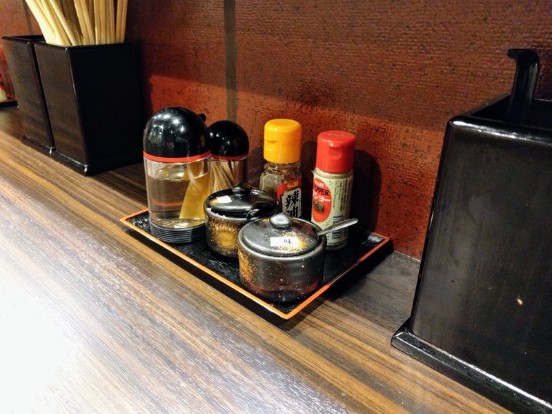 てっぺん熊本店-09調味料.jpg てっぺん熊本店 09調味料