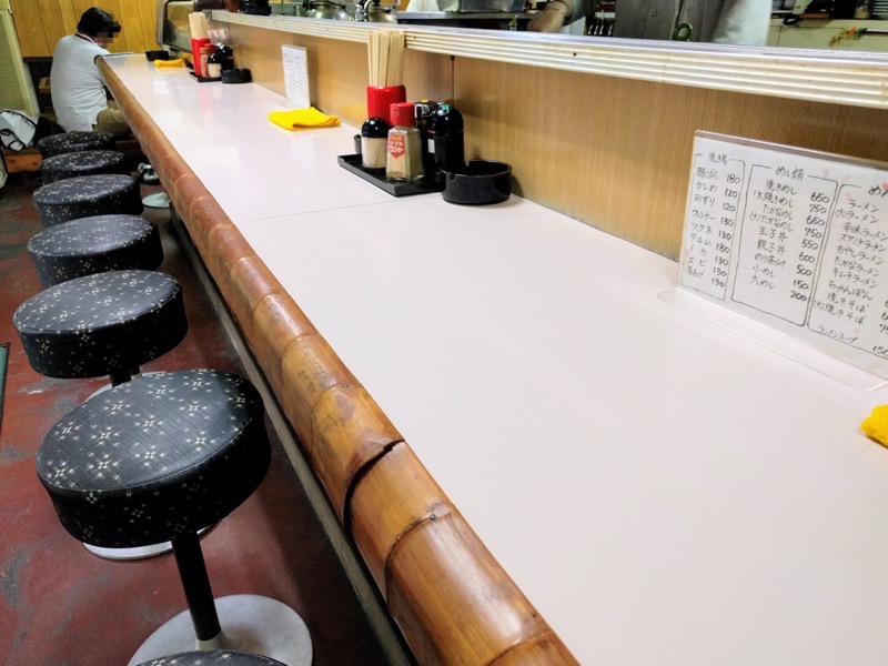 04カウンター席.jpg 04カウンター席